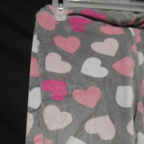 URBAN HERITAGE | medium | Microfleece Heart Print Pants | Stretchy Waistband - Picture 11 of 16